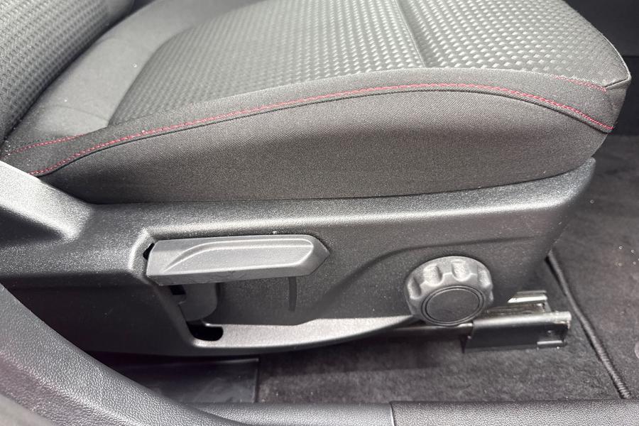 Ford FOCUS Photo autoimg-44aa77816130299fd314ab5c7347021a44611f17.jpg