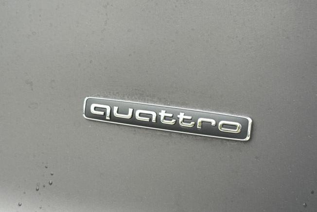 Audi Q3 SUV Photo 28