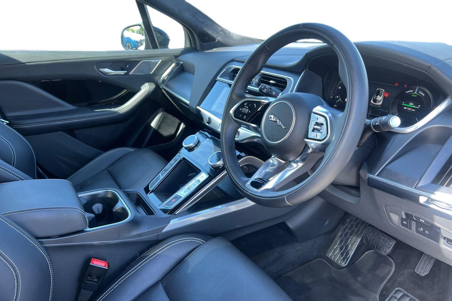 Jaguar I-PACE Photo 8