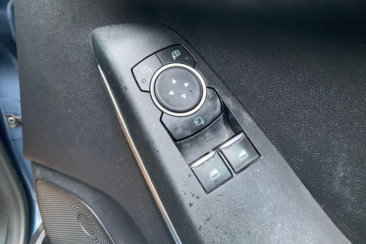 Ford FIESTA Photo 15