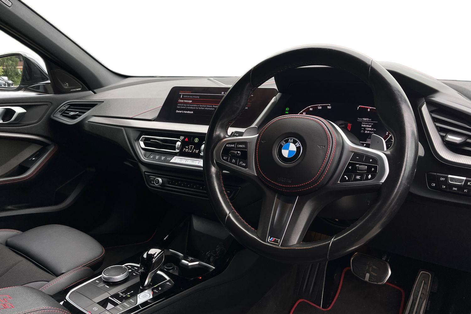 BMW 1 SERIES Photo 8