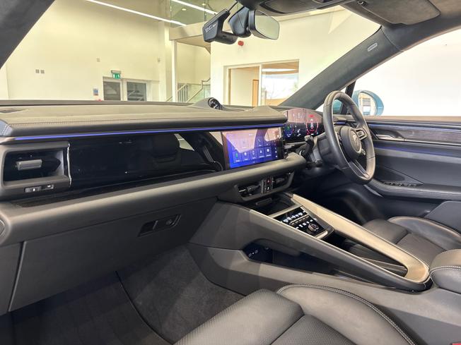 PORSCHE Macan Photo 13