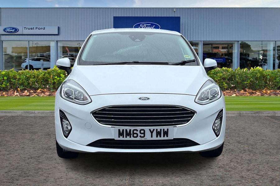 Ford FIESTA Photo autoimg-44b5ef2ed06d9869b2065b91ab683d91c158ca28.jpg