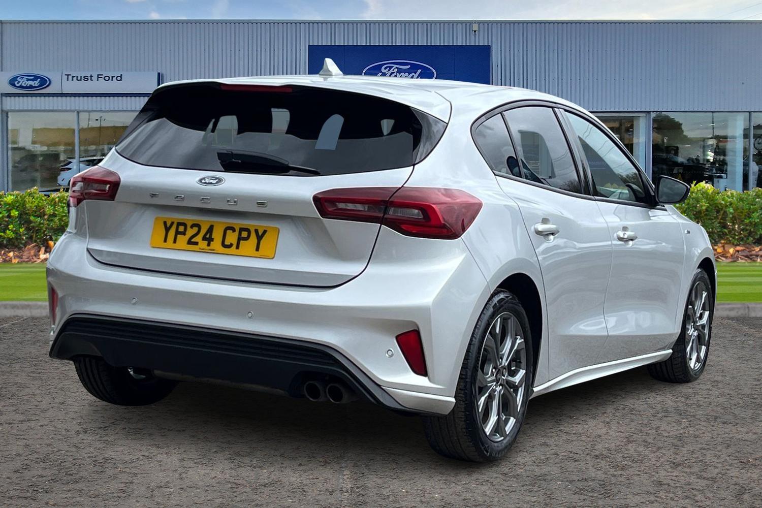 Ford Focus Photo 3