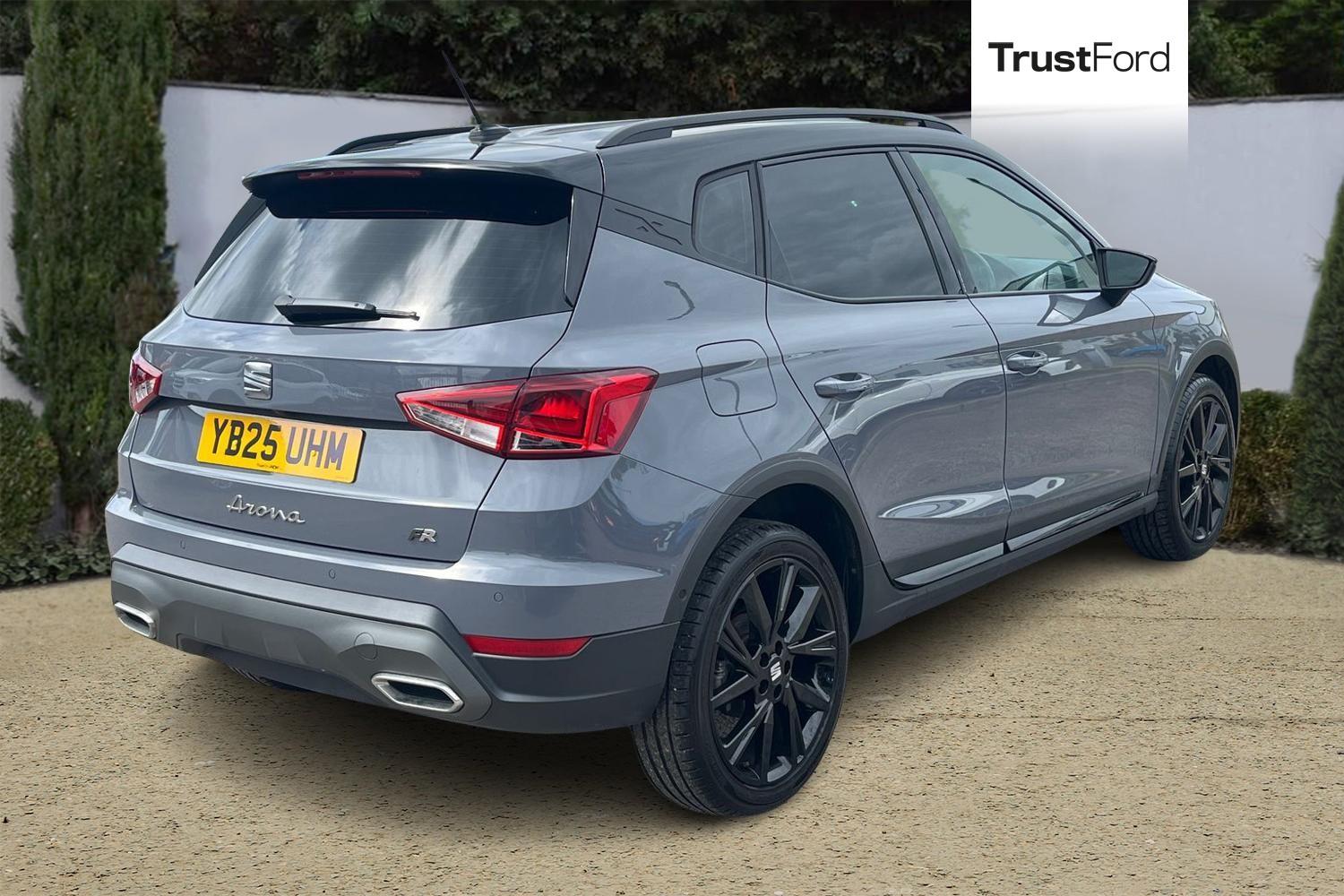 SEAT ARONA Photo 3