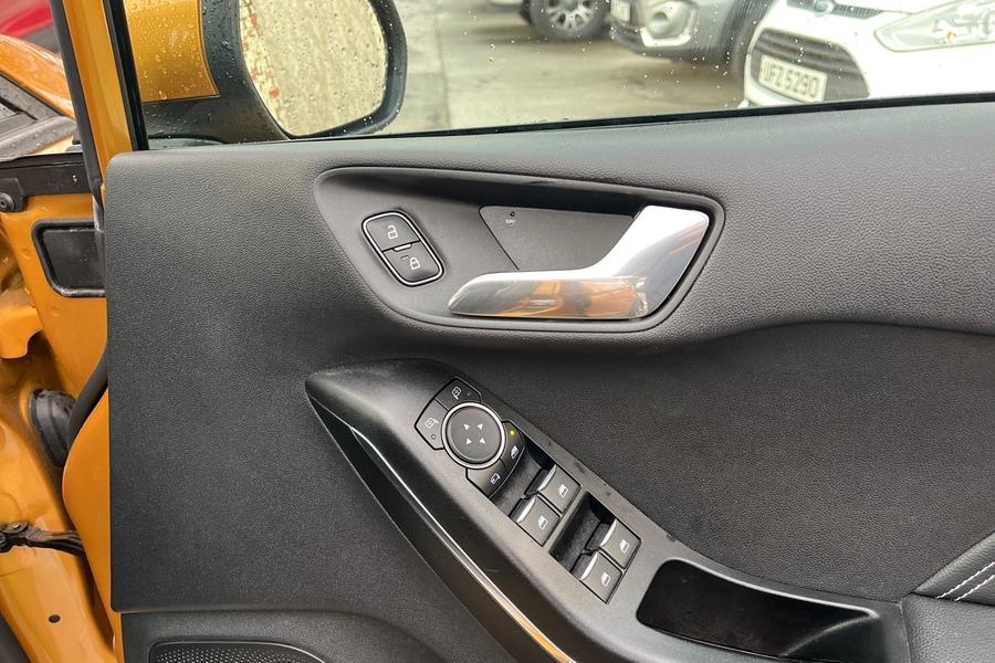 Ford FIESTA Photo autoimg-44c0dfbf3a8592d32883331d2e15809c902dafda.jpg