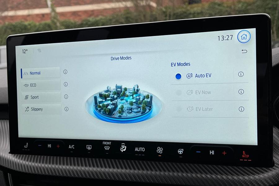 Ford Kuga Photo autoimg-44c1c3a8c56e5228b1190ae53418c2152b3aa7f3.jpg