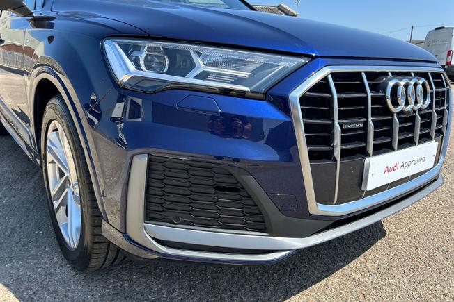 AUDI Q7 Photo 29