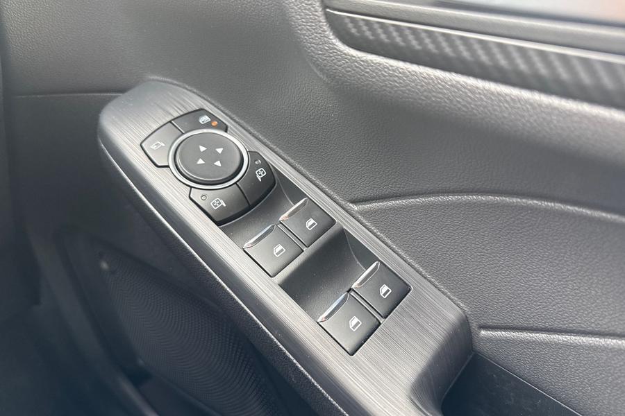 Ford KUGA Photo autoimg-44c51f9a255ca6686df8440d79c28dfb84ac59eb.jpg