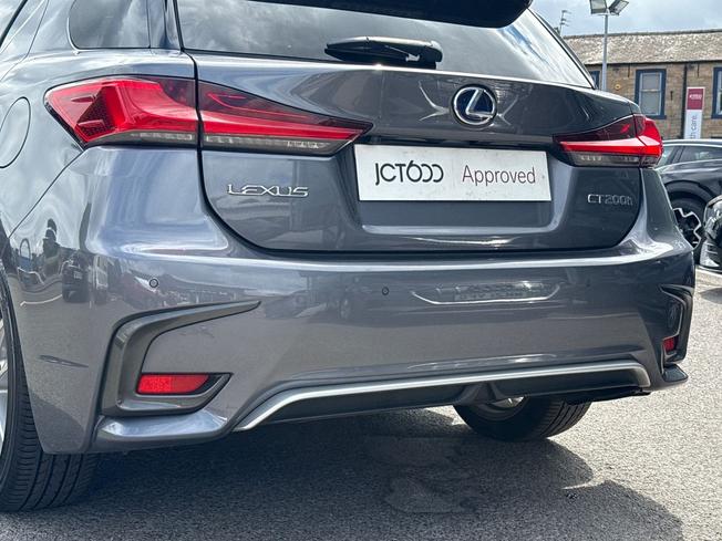 LEXUS Ct Photo 34