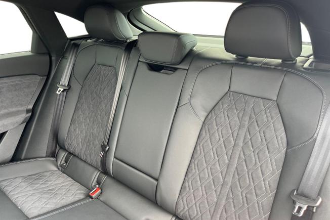 AUDI  Q6 Sportback Photo 9