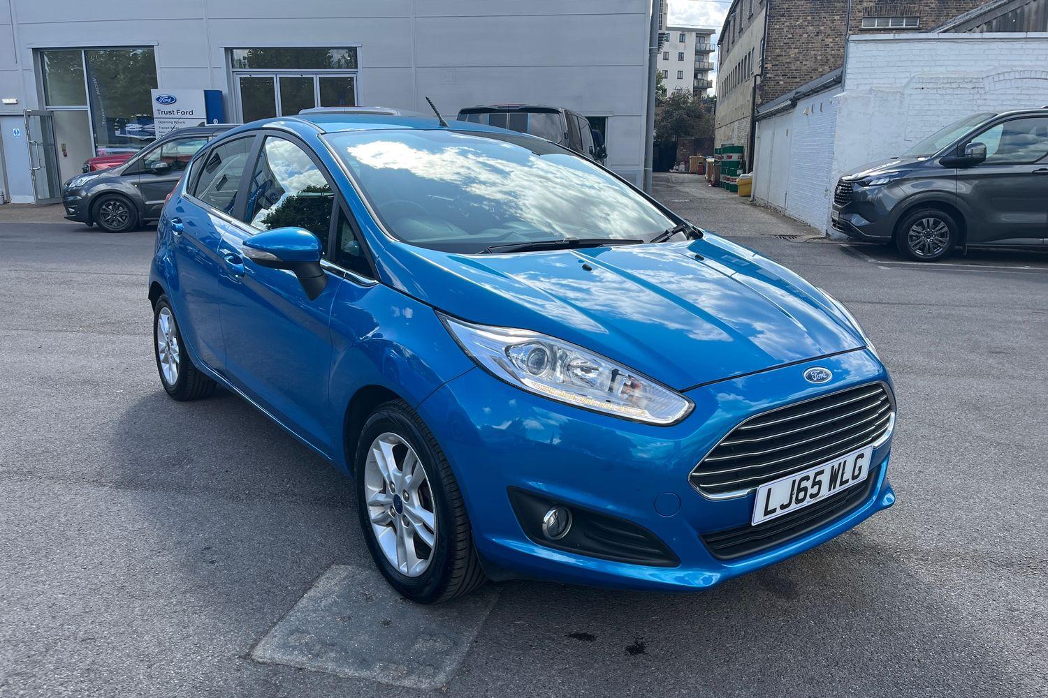 Ford FIESTA Photo 36