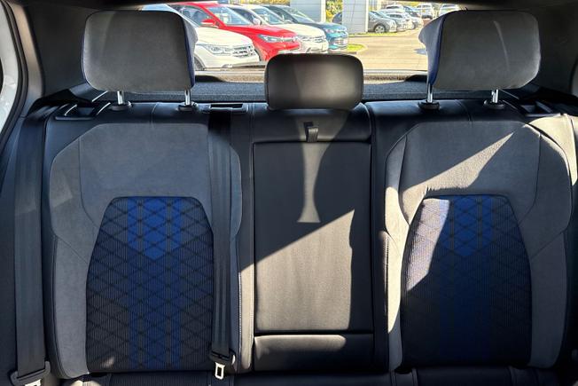 Volkswagen Golf Photo 30