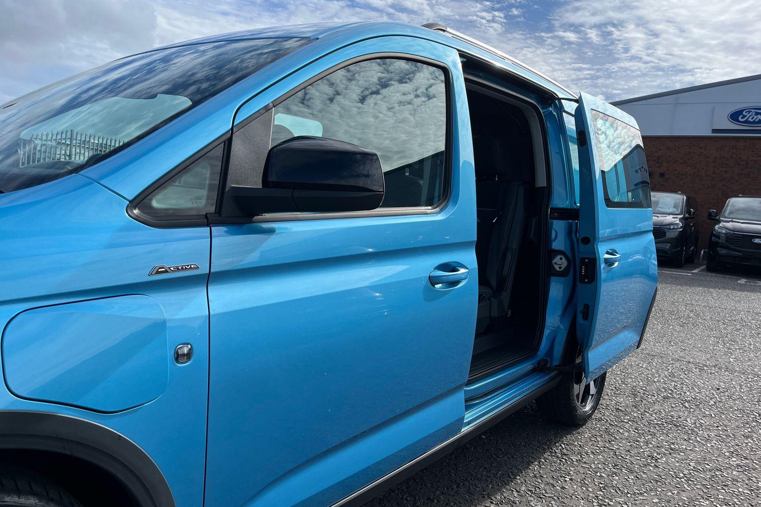 Ford TRANSIT CONNECT Photo 8