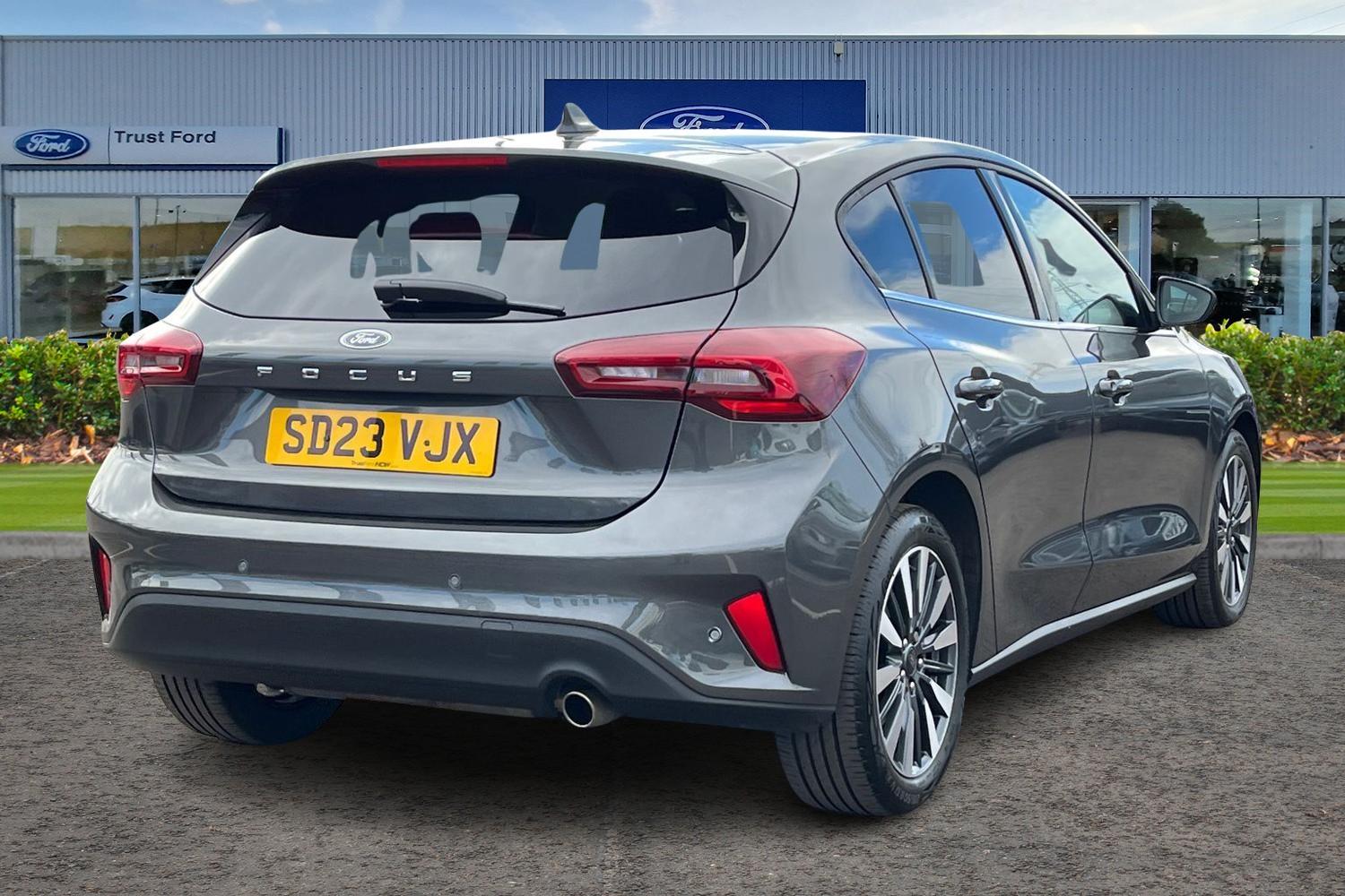 Ford Focus Photo 3
