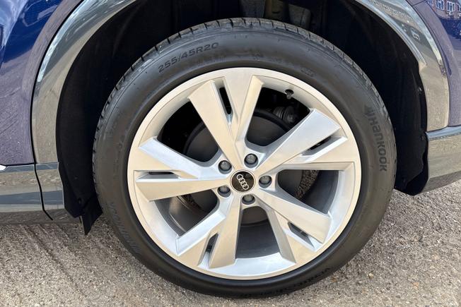 Audi Q4 Photo 47