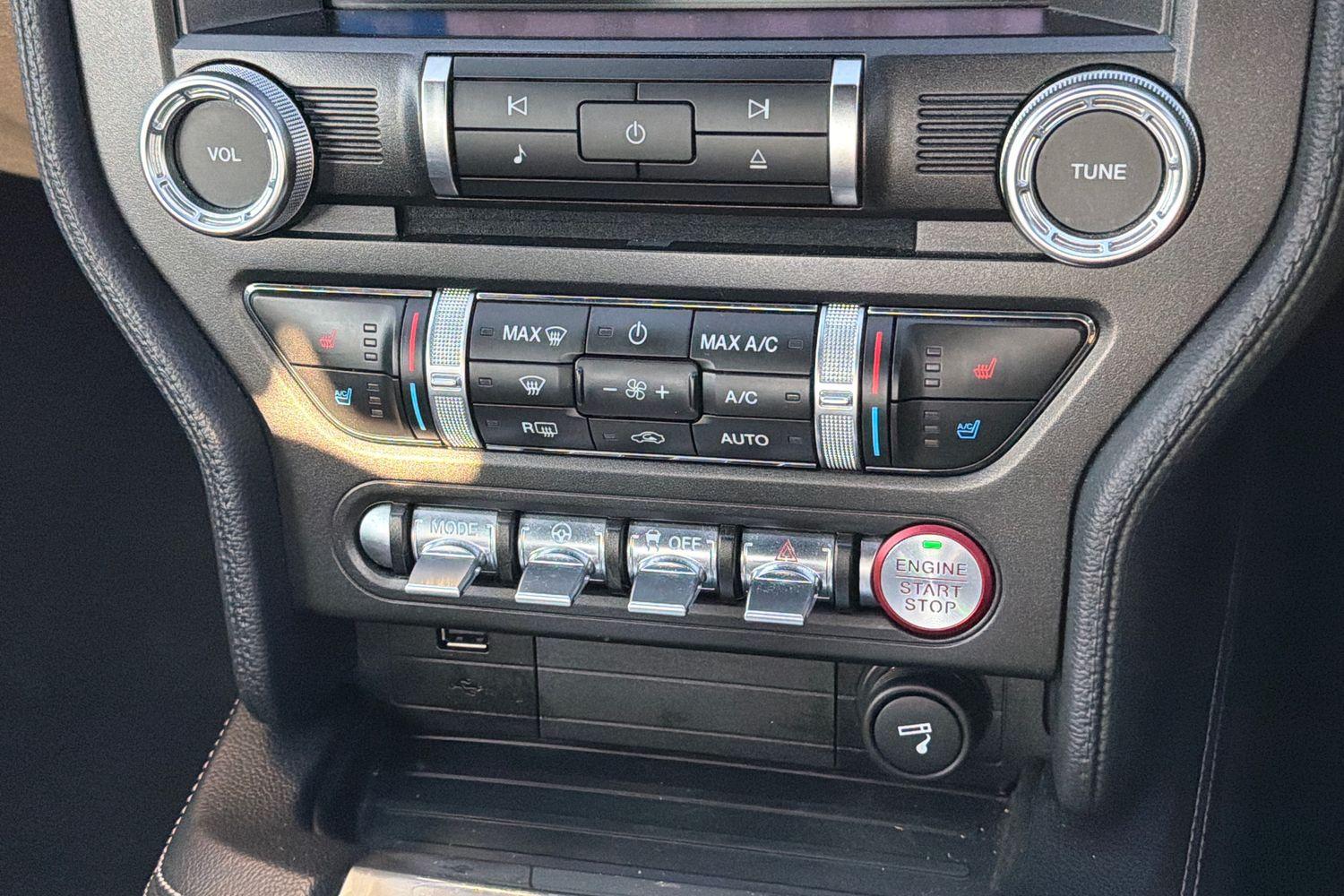 Ford MUSTANG Photo 34