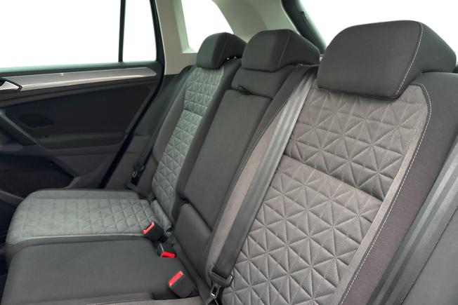 VOLKSWAGEN Tiguan Photo 9
