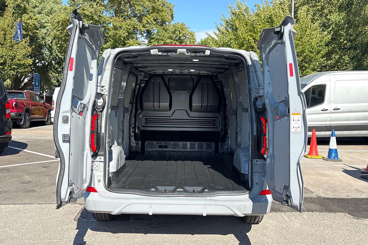 Ford E-TRANSIT CUSTOM Photo 5
