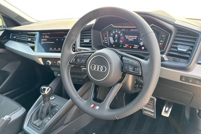 AUDI A1 Photo 6