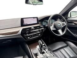 BMW 5 Series Photo 2