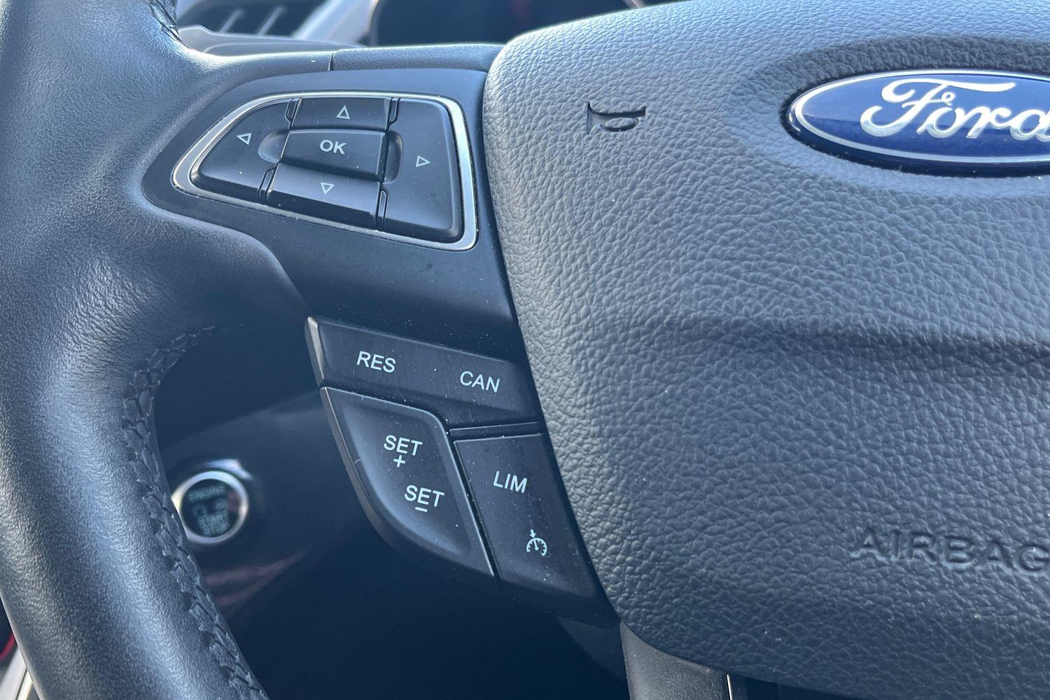 Ford KUGA Photo 37
