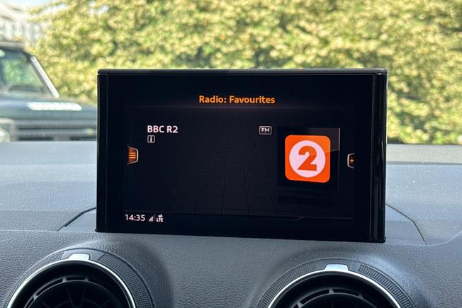 AUDI Q2 Photo 13