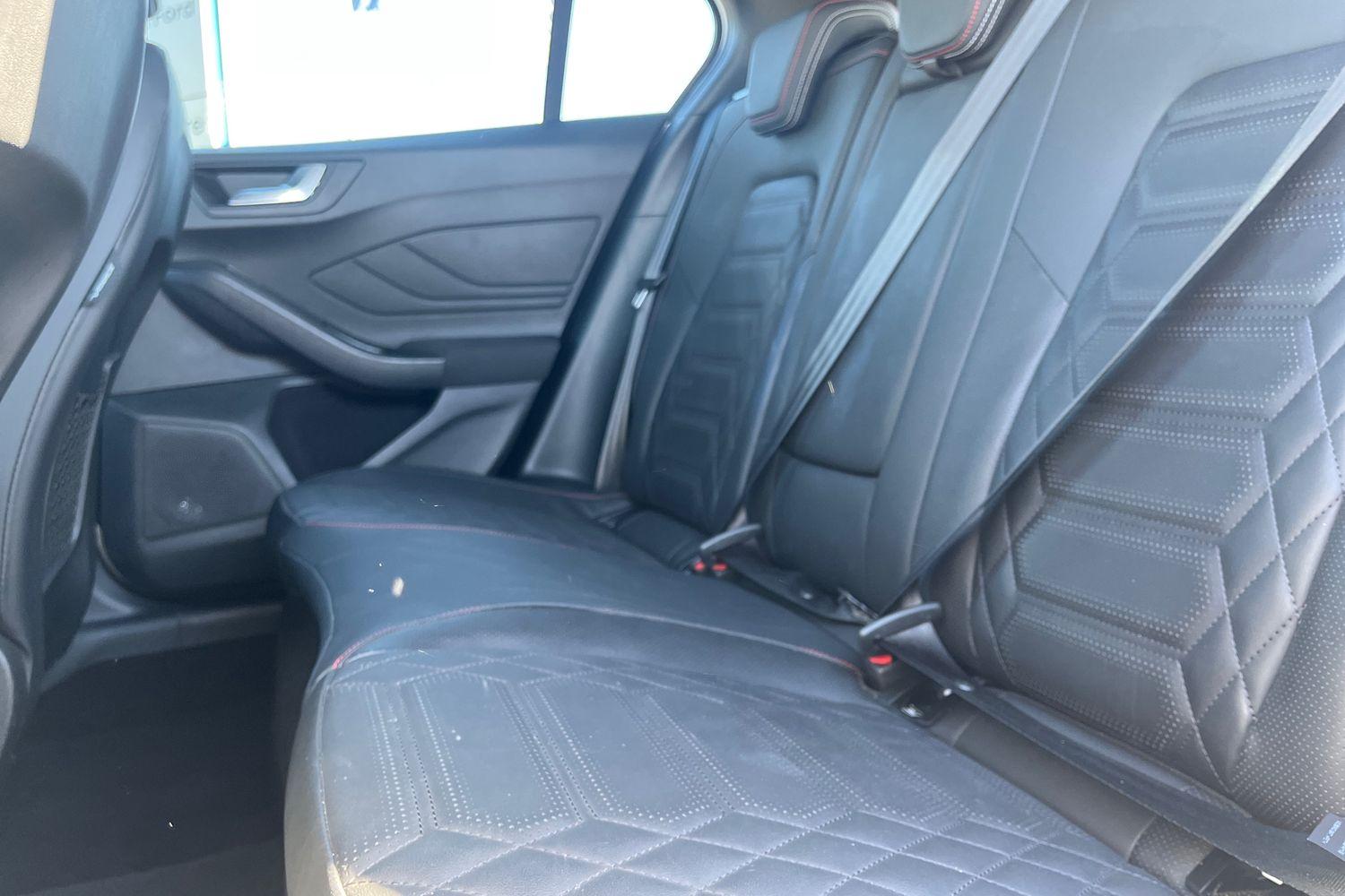 Ford FOCUS Photo 19