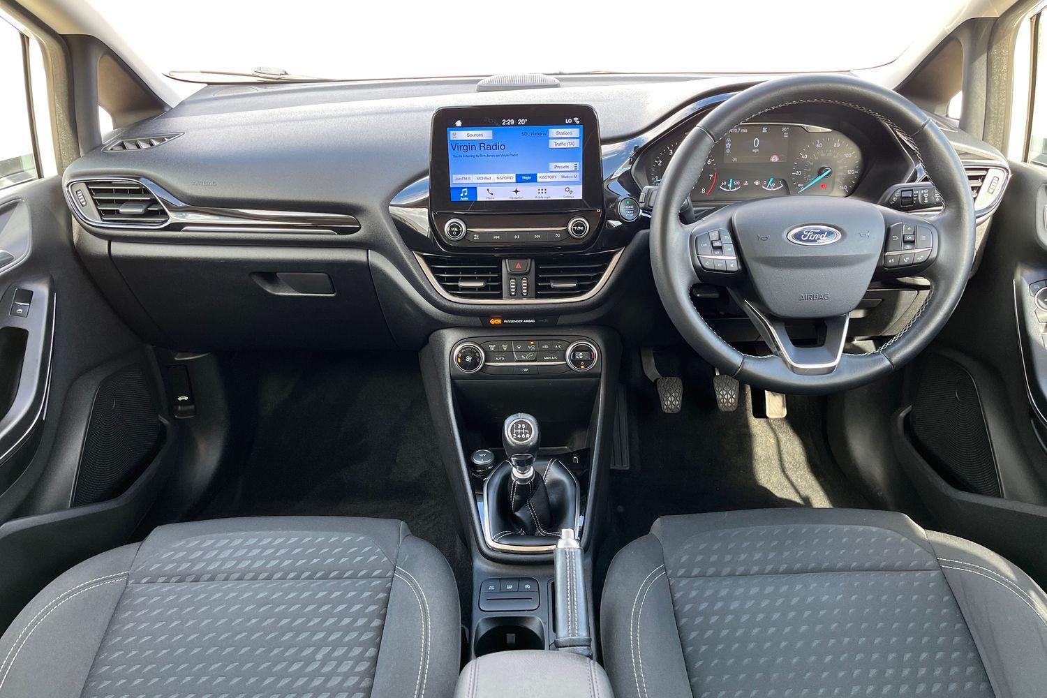 Ford Fiesta Photo 9