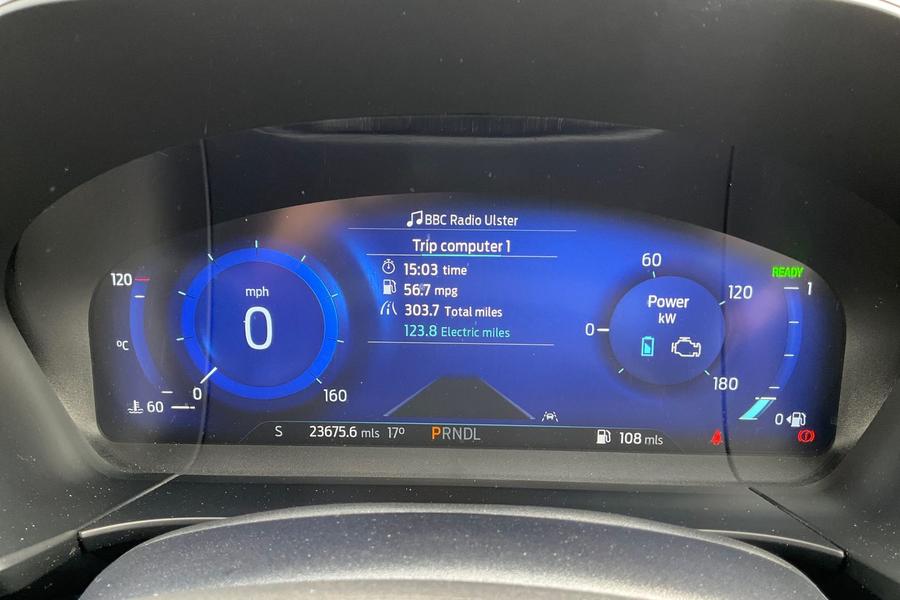 Ford Kuga Photo autoimg-450339f09166144f655f97e59d23e00e8a8be100.jpg
