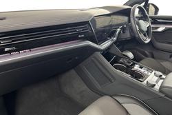 Volkswagen Touareg Photo 2