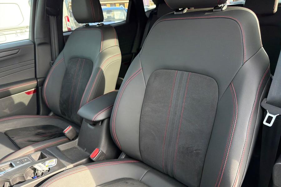 Ford Kuga Photo autoimg-4509be5755b78ef864d95c4fff0bf5a71a21c032.jpg
