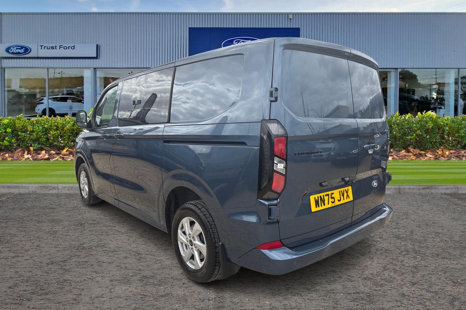 Ford TRANSIT CUSTOM Photo 1