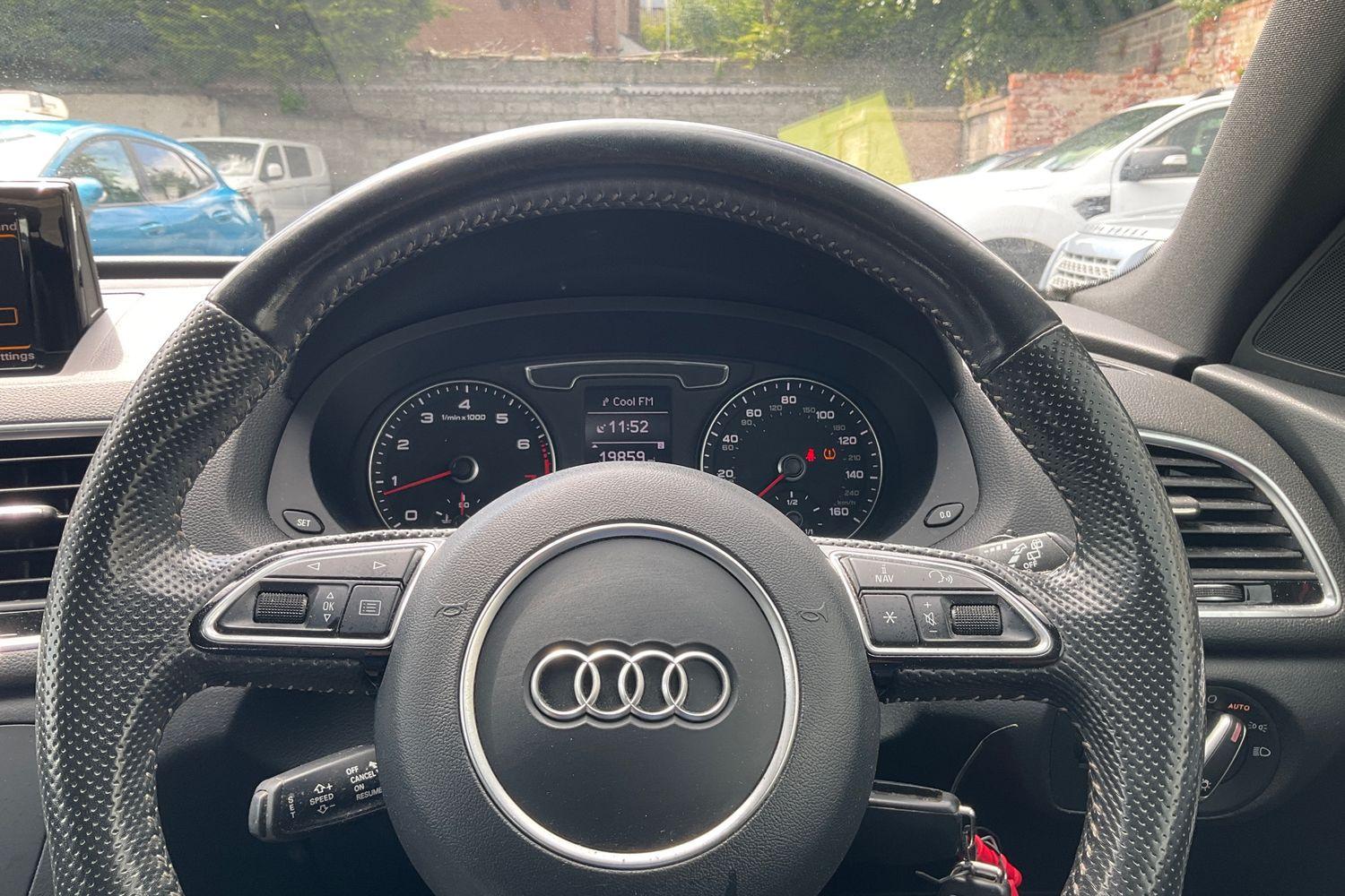 Audi Q3 Photo 11