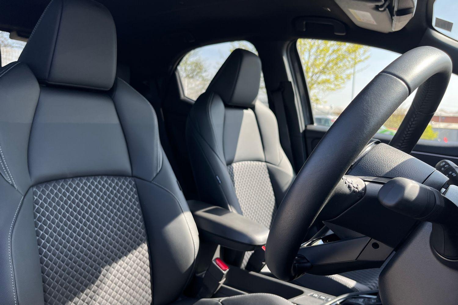 Toyota YARIS Photo 16