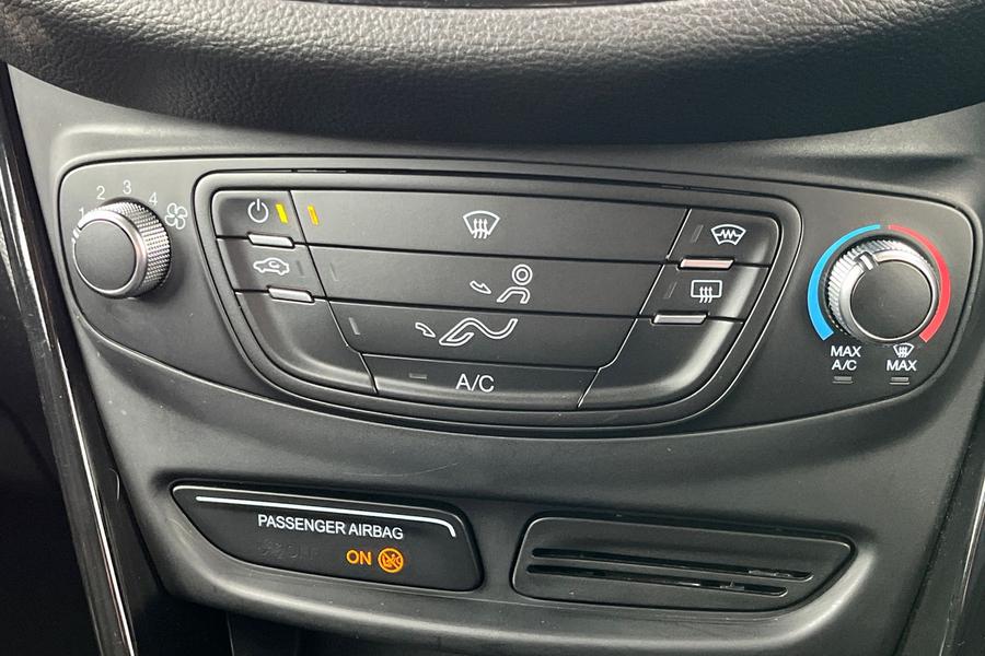 Ford B-MAX Photo autoimg-4527b2b67c7001c208d05314f8a44db322bdccd3.jpg