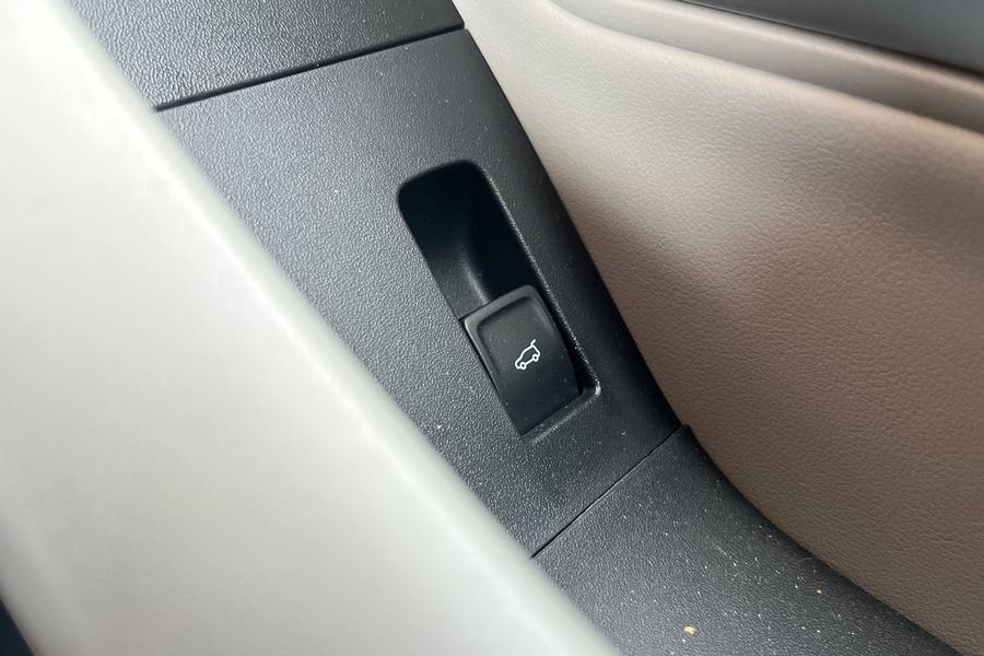 Ford Explorer Photo autoimg-452a66b0c3b12a87f9259a872bbae7f27cc37fa1.jpg