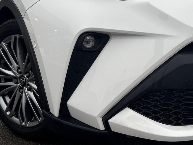 TOYOTA C-Hr Photo 21