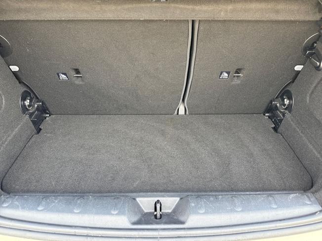 MINI Hatch Photo 12