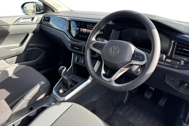 VOLKSWAGEN Taigo Photo 6