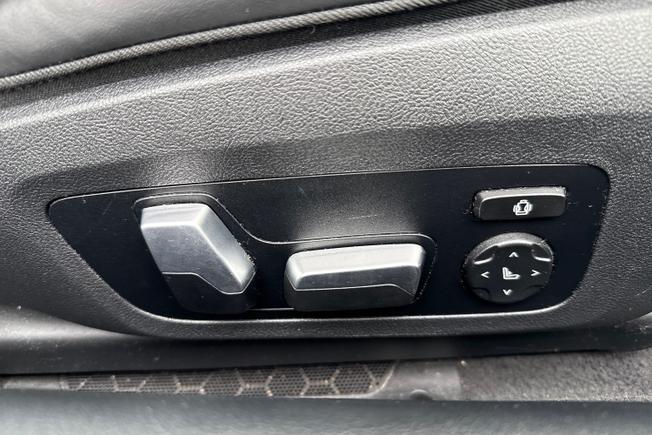 BMW 8 Series Photo 21
