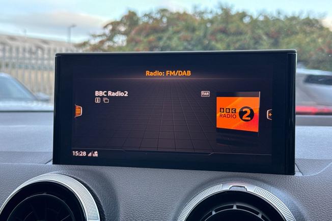 Audi Q2 Photo 14