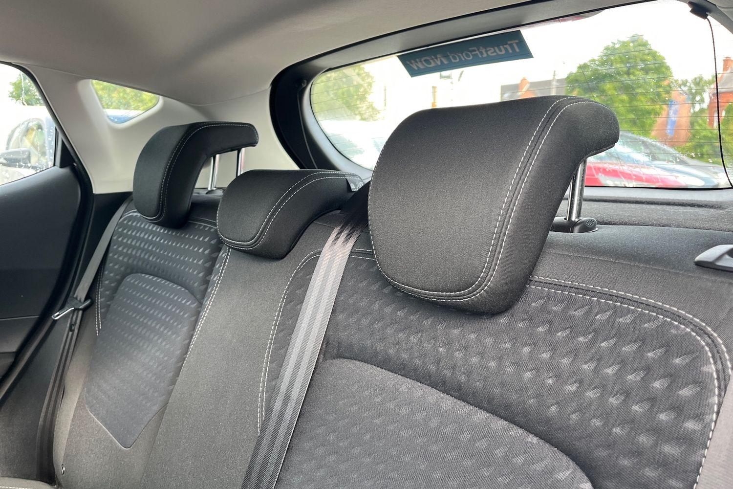 Ford FIESTA Photo 19