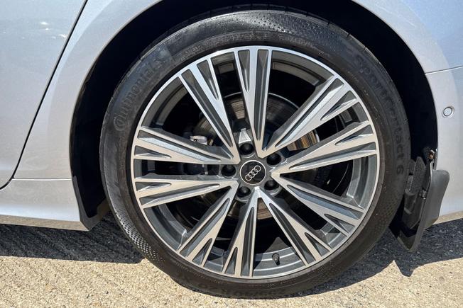 AUDI A6 Avant Photo 5