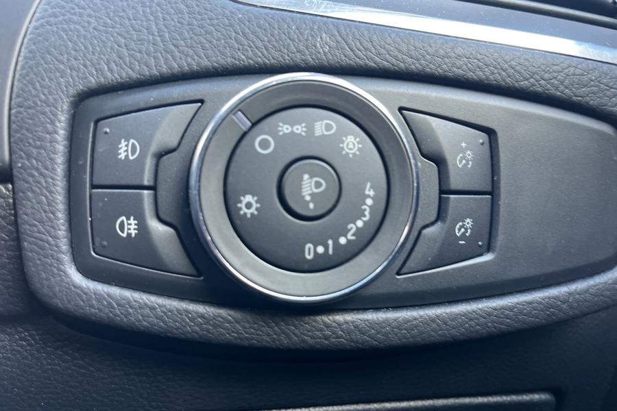 Ford GALAXY Photo autoimg-453b367f7f90e544e6f2c5c789fa0c47b3f5044f.jpg