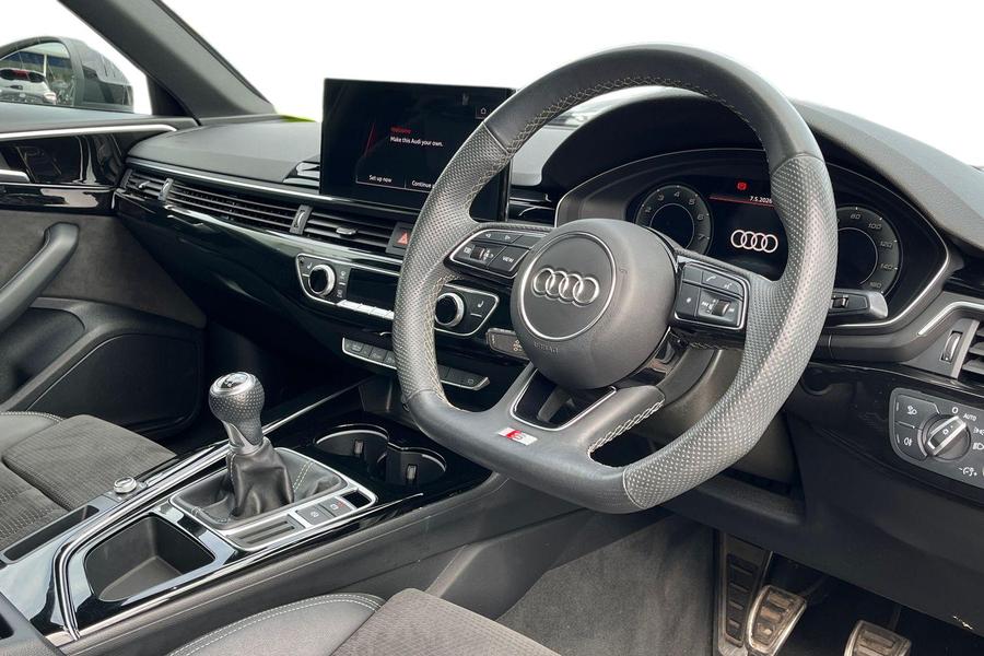 Audi A4 Photo autoimg-453b68d6cf97e351ef97c8476a31e7e2f8b03607.jpg