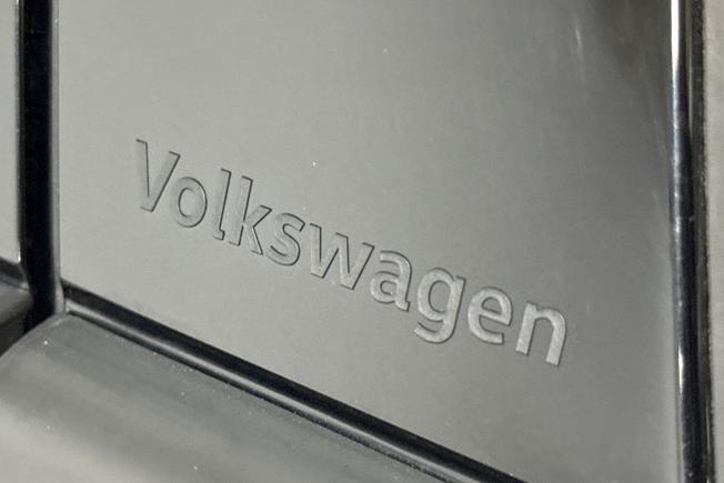 VOLKSWAGEN Golf Photo 32