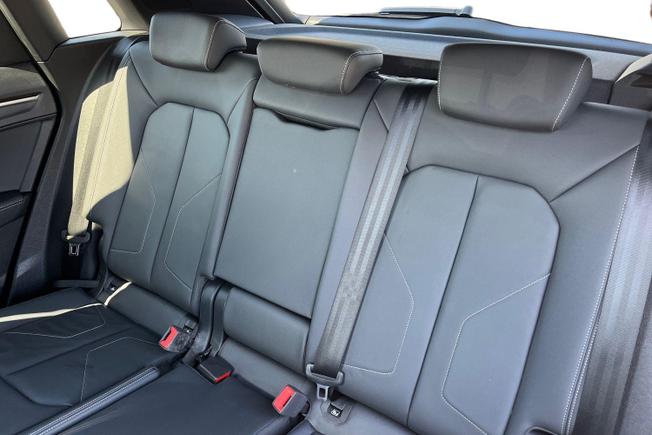AUDI Q3 Photo 9