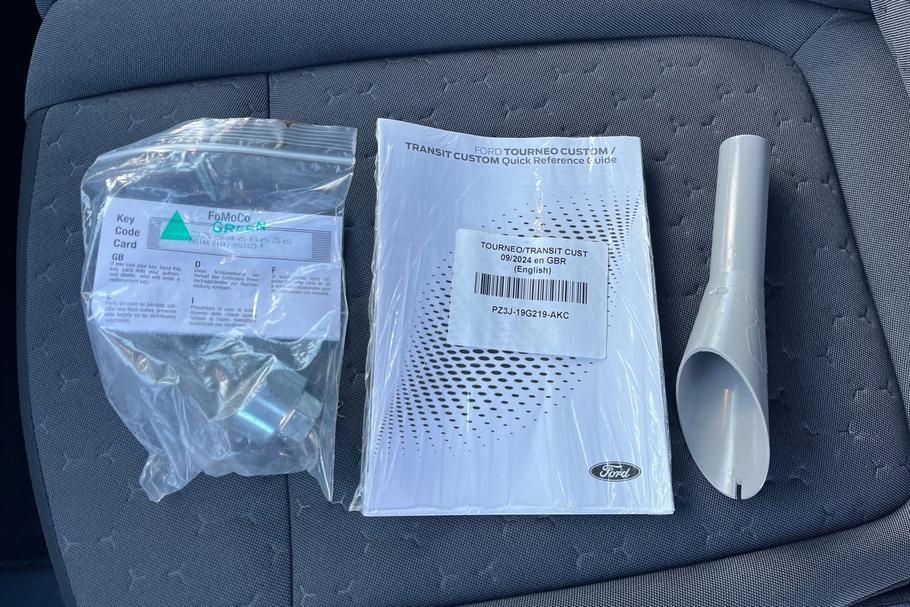 Used Ford TRANSIT CUSTOM 8