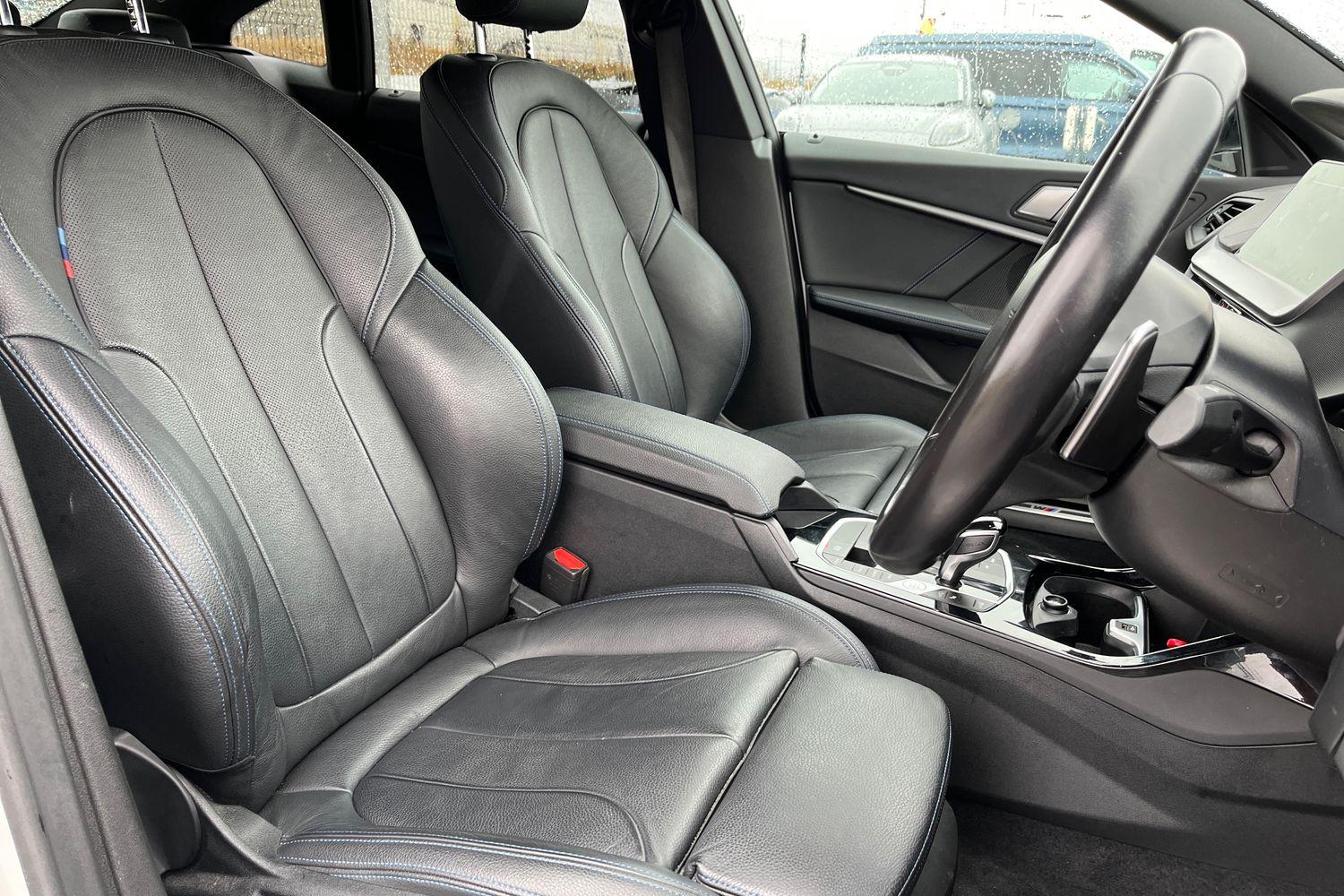 BMW 2 SERIES Photo 16